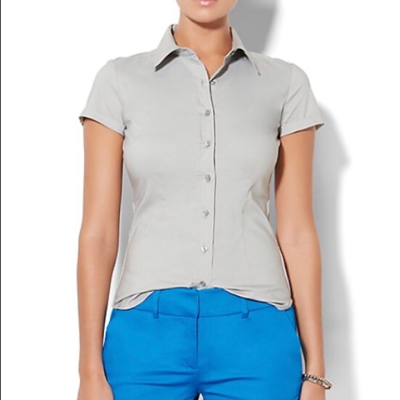 Gray Button Down Shirt🎈 - Picture 1 of 4